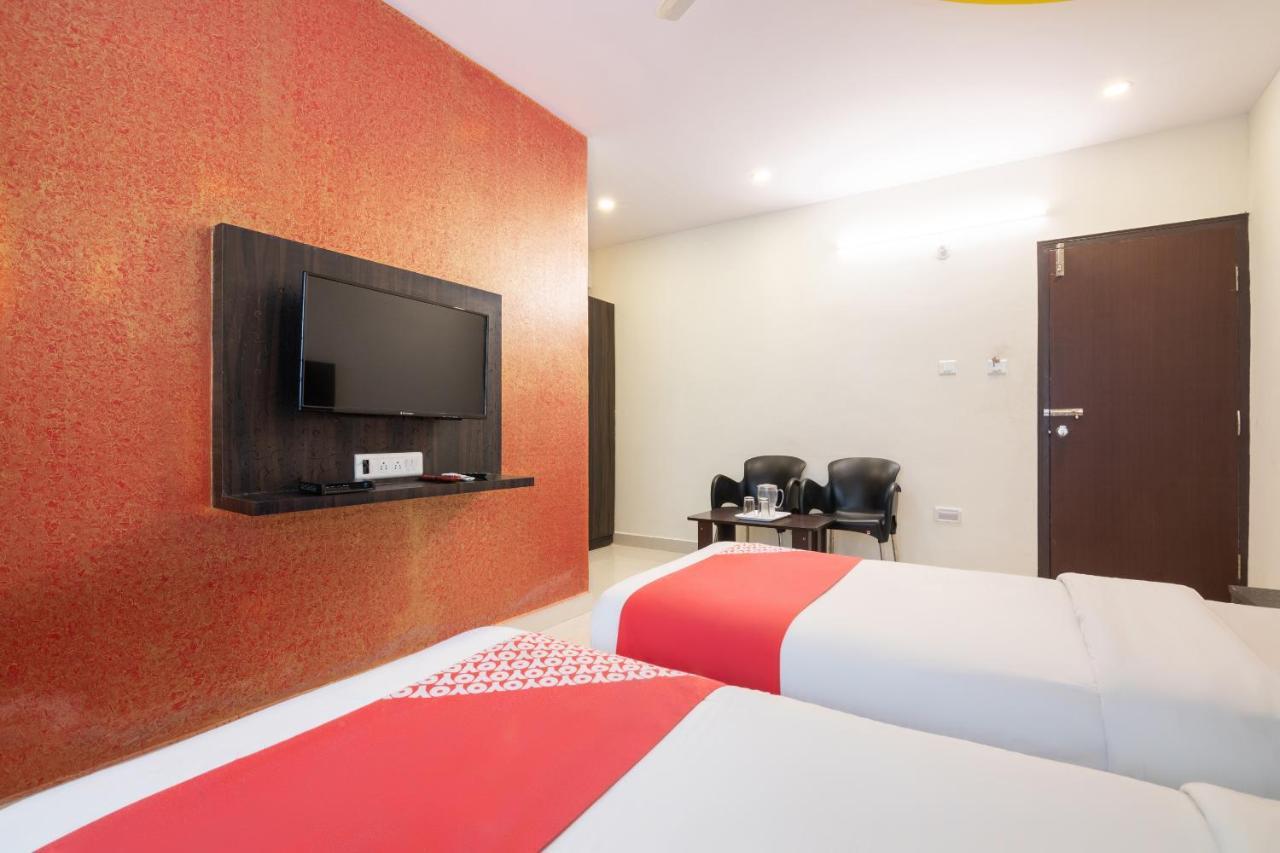 Oyo 13594 Mathrushree Residency Hotel Бангалор Екстериор снимка