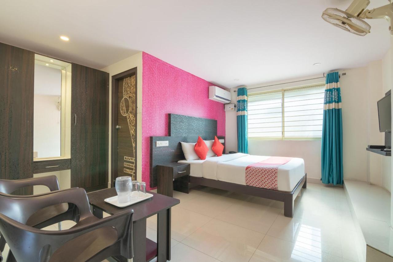 Oyo 13594 Mathrushree Residency Hotel Бангалор Екстериор снимка