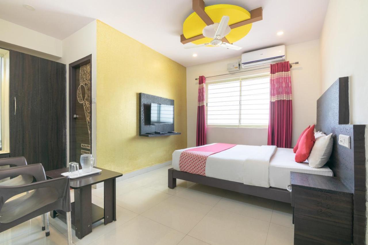 Oyo 13594 Mathrushree Residency Hotel Бангалор Екстериор снимка