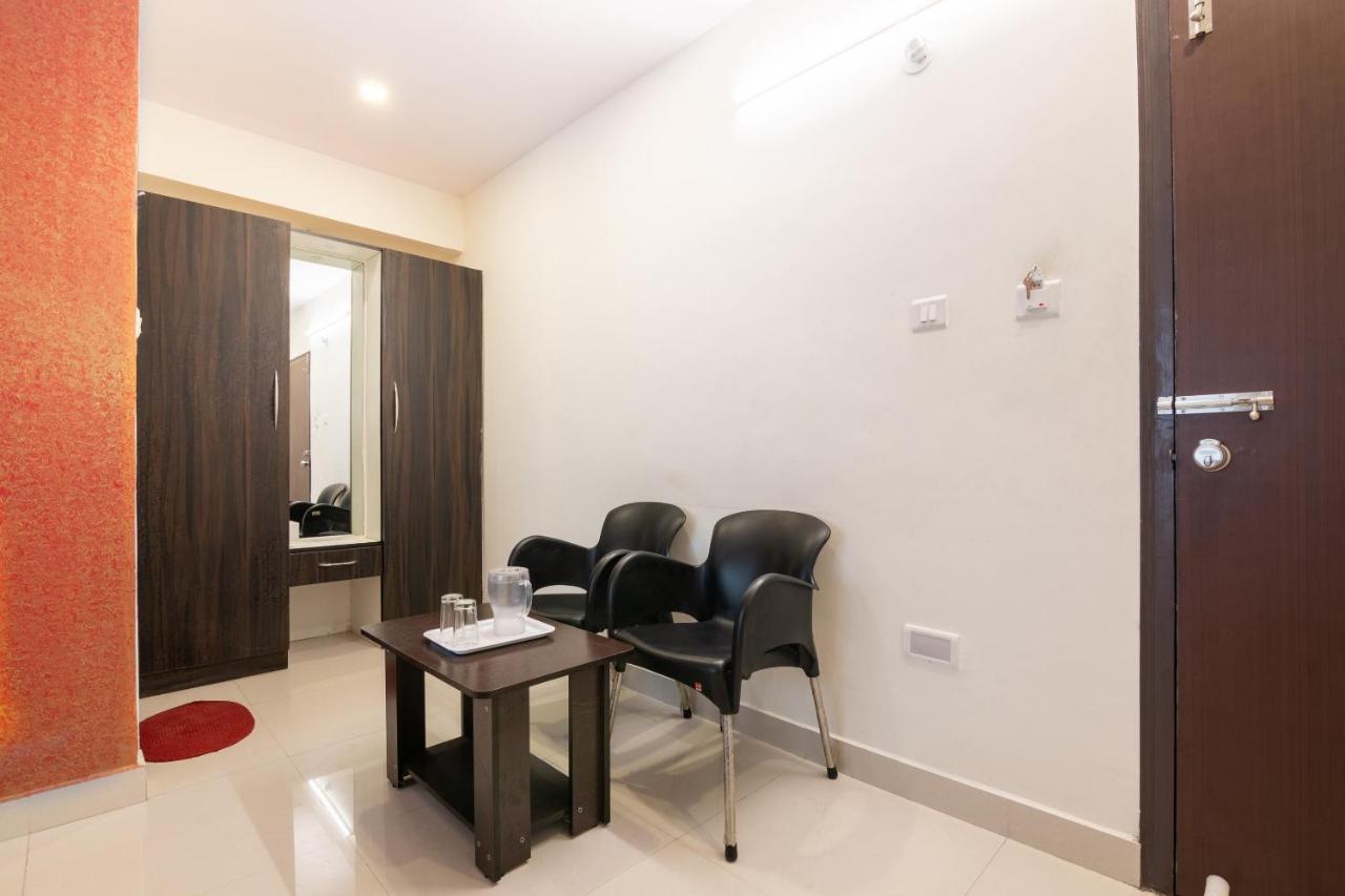 Oyo 13594 Mathrushree Residency Hotel Бангалор Екстериор снимка