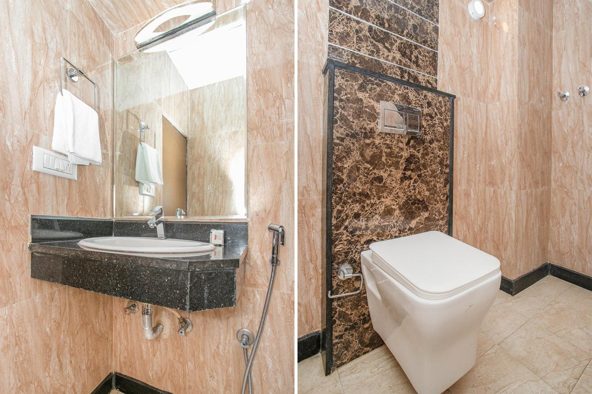 Oyo 13594 Mathrushree Residency Hotel Бангалор Екстериор снимка