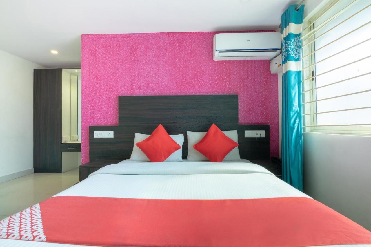 Oyo 13594 Mathrushree Residency Hotel Бангалор Екстериор снимка