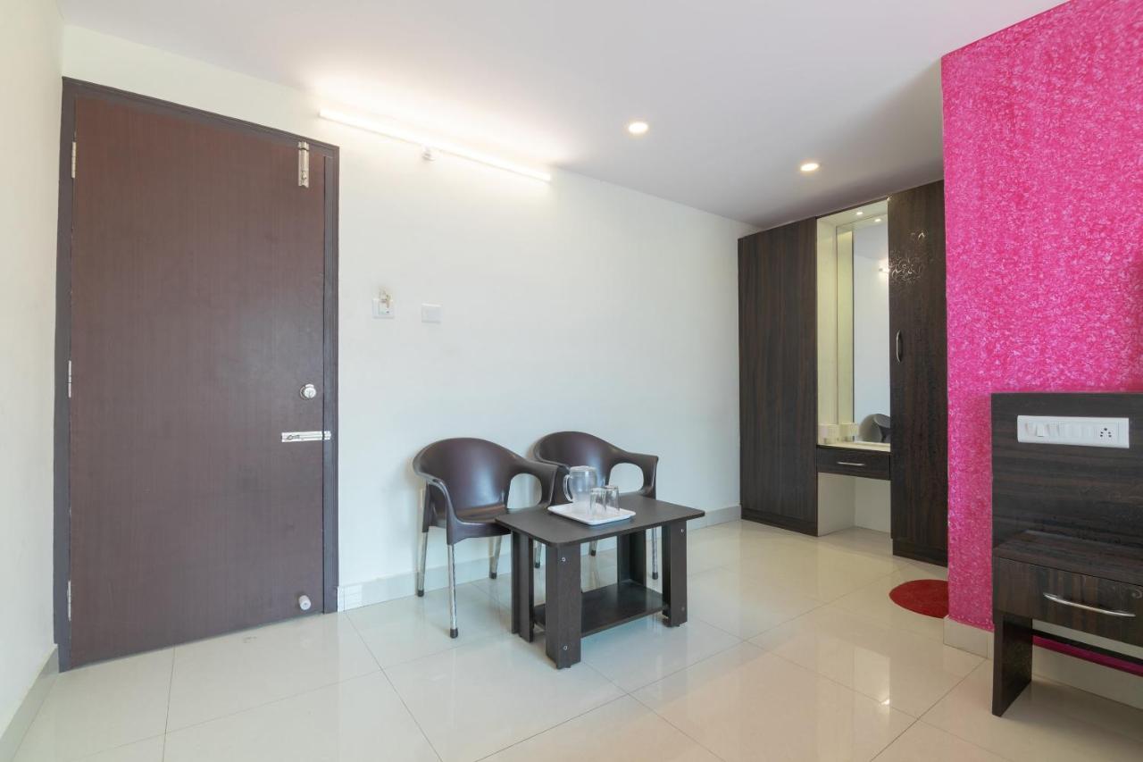Oyo 13594 Mathrushree Residency Hotel Бангалор Екстериор снимка